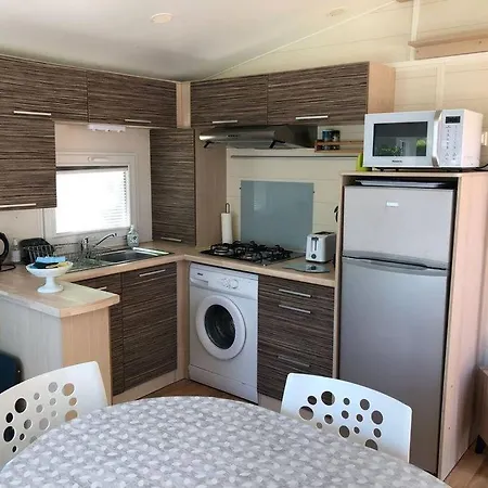 Mobilhome 4/6 Personnes Proche La Palmyre, Royan 캠프장