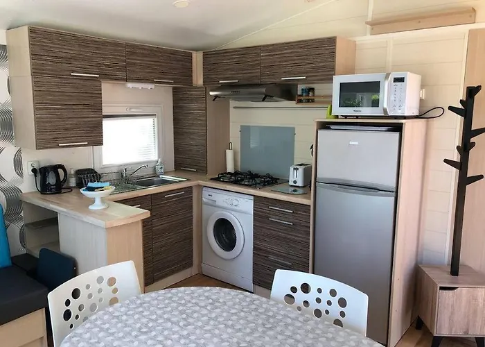 Mobilhome 4/6 Personnes Proche La Palmyre, Royan Camping