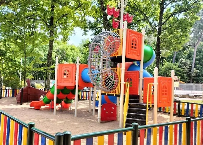 Camping Mobilhome 4/6 Personnes Proche La Palmyre, Royan *